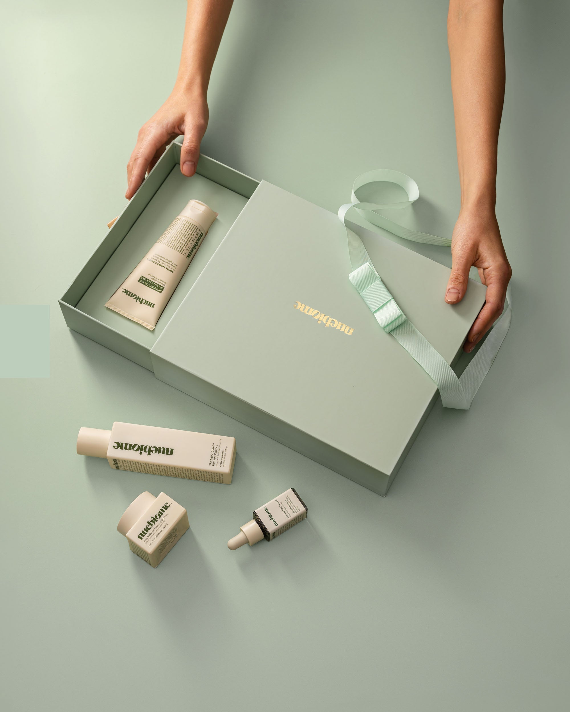 Unique 30th Birthday Gift Ideas That Go Beyond the Traditional hero image